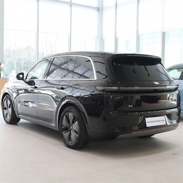 Lixiang L8 extended-range midsize SUV