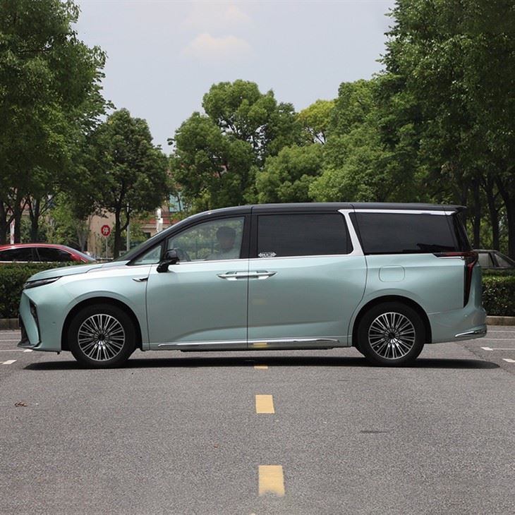 Maxus MIFA 9 New Energy Vehicle Electric 